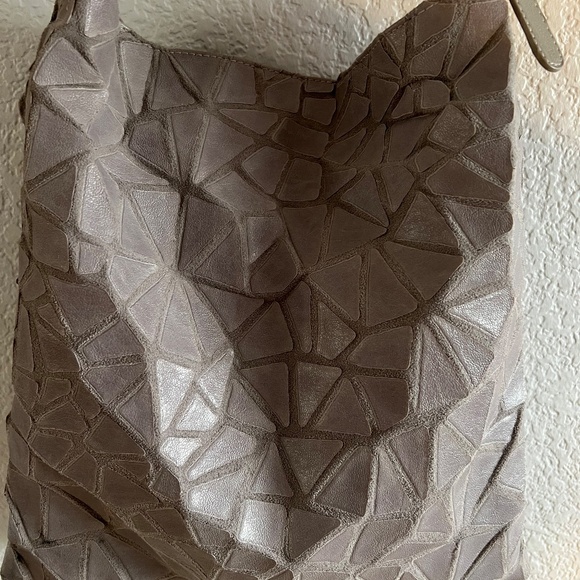 Joy Susan Grey Leather Geo Hobo. - Picture 2 of 15